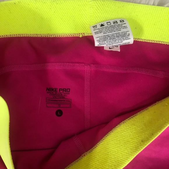 Nike Pro dri fit compression shorts neon pink - Picture 3 of 6